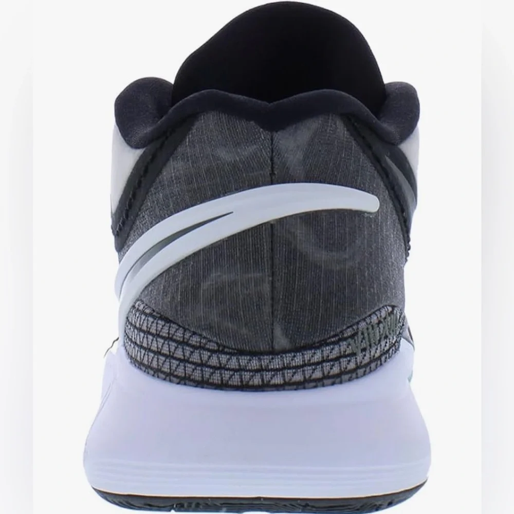 NWT Nike Kyrie 8 Orca Sneakers